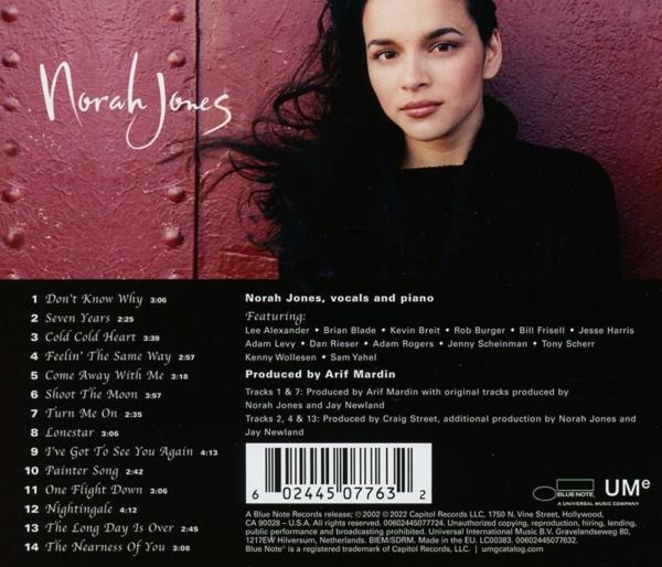 Rückseite des Albumcovers von Norah Jones' Album, einschließlich Titelliste, Credits und Informationen zum Plattenlabel.