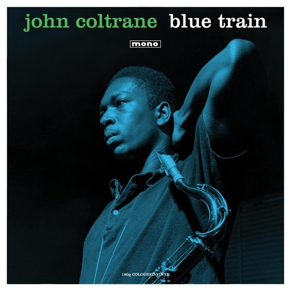John Coltrane Blue Train című albumának borítója. John Coltrane szaxofonnal, kék és sötét háttérrel.