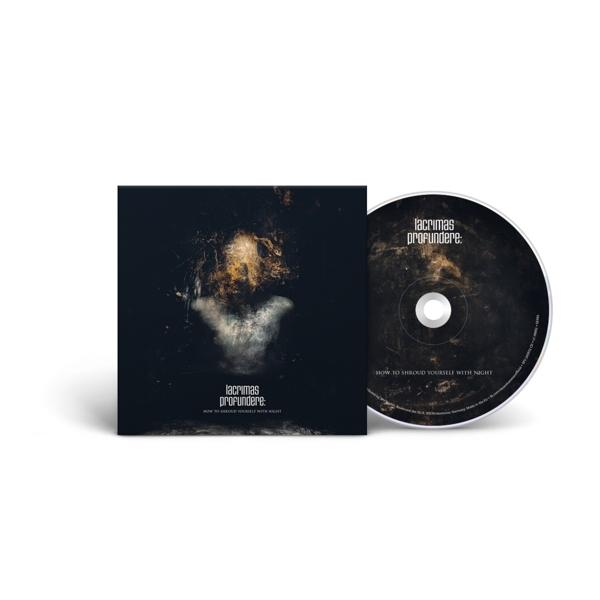 Ein CD-Albumcover und eine Disc. Das Cover ist dunkel mit Text, und die Disc hat Text darauf.