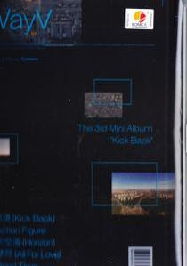 Rückseite des WayV-Albums 'Kick Back', mit Bildern und Text in Fremdsprache.