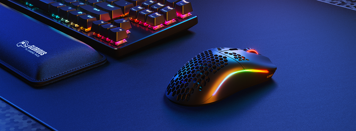 GLOR İOUS Glorious Model O Gaming Kablosuz Mouse Mat Siyah