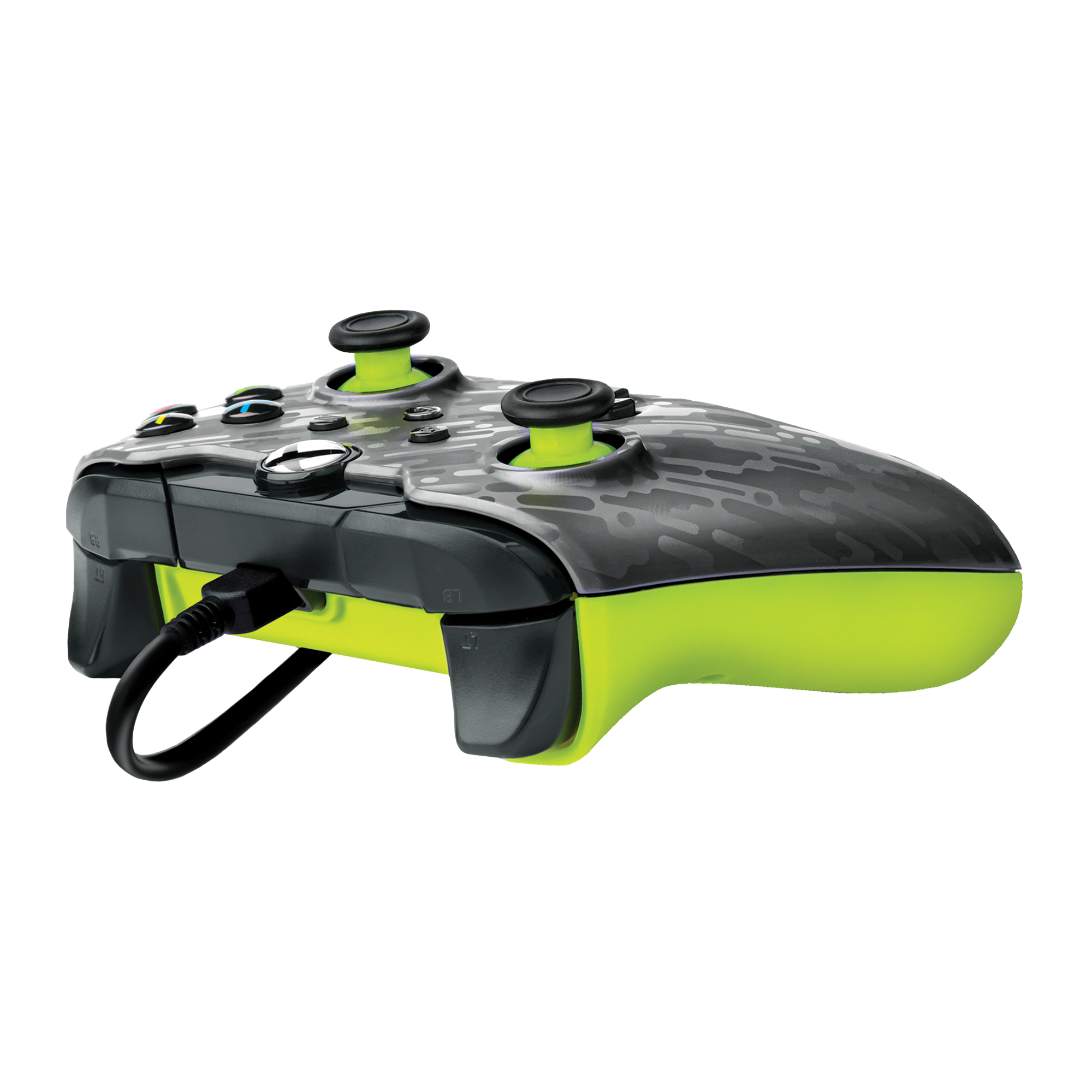 Schwarzer und grüner Gamecontroller mit zwei Joysticks, Knöpfen und einem USB-Kabel.