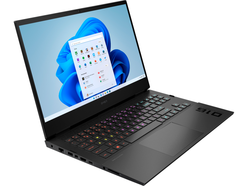 Un portátil negro sobre un escritorio, con una pantalla brillante que muestra una interfaz de Windows 11.