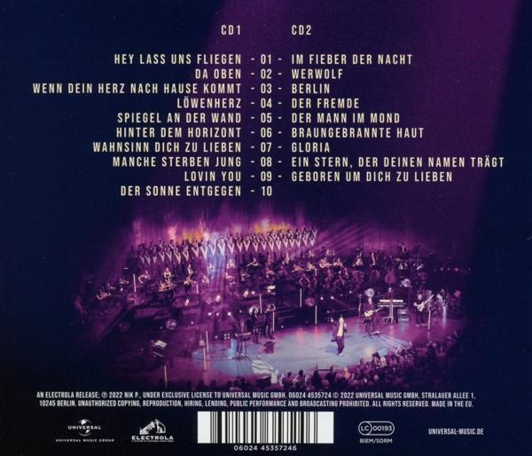 CD-Cover mit Titelliste und Interpretenangaben. Der Hintergrund zeigt eine Live-Performance.
