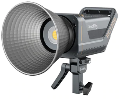 Eine schwarze und graue SmallRig RC120B LED-Leuchte mit Reflektor und Halterung.