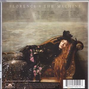 CD borító nővel a kanapén, Florence + The Machine szöveg. Bézs háttér.