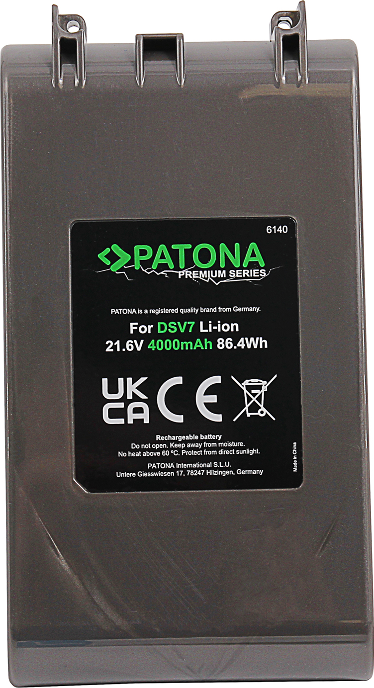 Batterie Patona gris foncé avec étiquette noire, texte et logo.