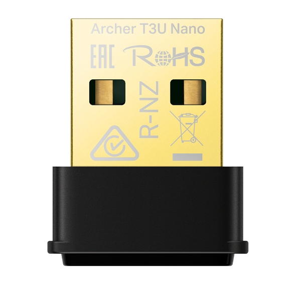 TP-Link Archer T3U Nano USB adaptörü. Altın, siyah ve beyaz renkler. R-NZ ve RoHS etiketleri içerir.