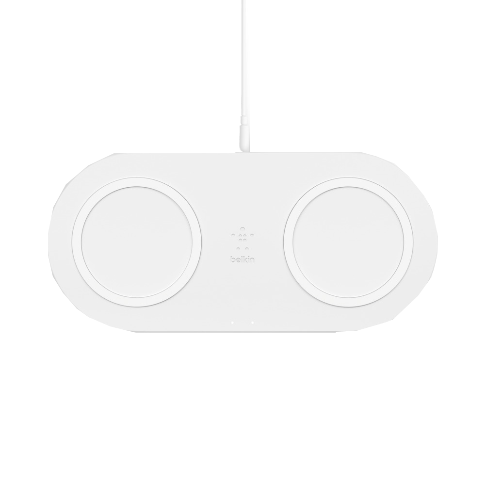 İki dairesel şarj bölgesi ve küçük bir Belkin logosu bulunan beyaz Belkin kablosuz şarj pedi.