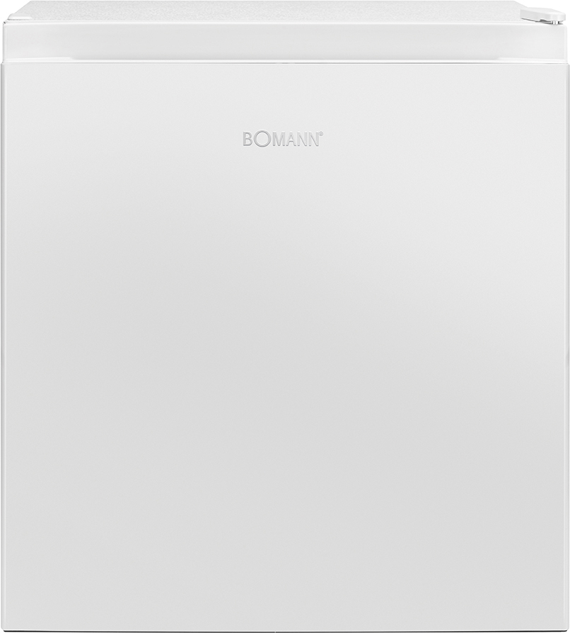 Ein weißer Bomann Kühlschrank mit silbernem Logo.