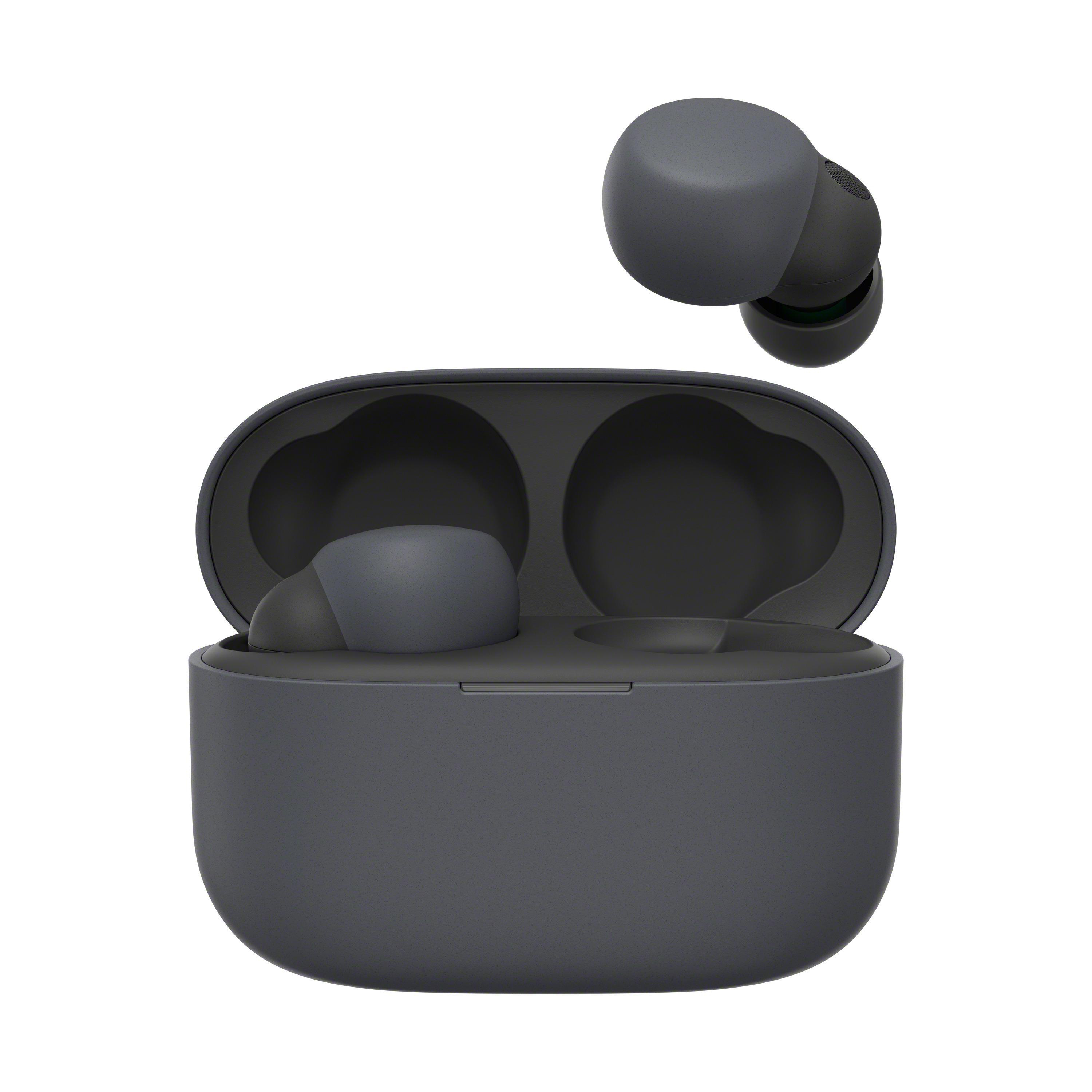 Graue Ohrhörer mit Ladecase, ein Ohrhörer oben abgetrennt.