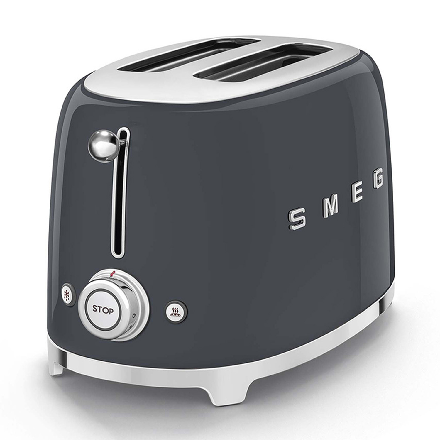 Un tostapane Smeg grigio e bianco su una superficie bianca.