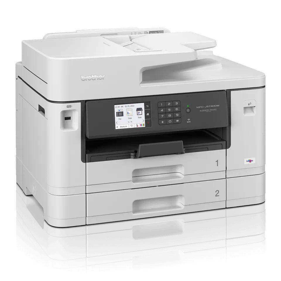 Weißer Drucker mit schwarzem Bildschirm, der Einstellungen anzeigt. Zwei Papierfächer sind sichtbar.