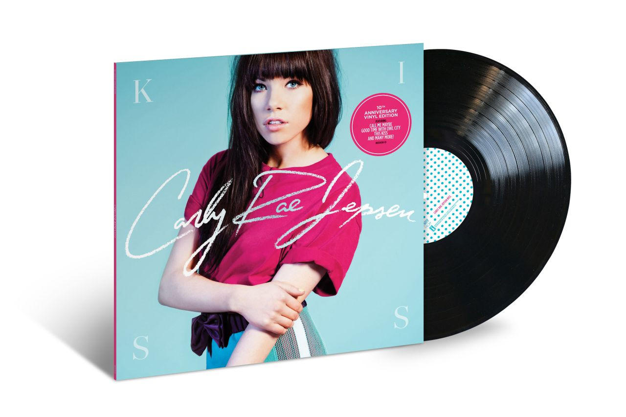 Carly Rae Jepsen Vinyl-Schallplattenhülle mit ihrem Bild und einem pinken Aufkleber.