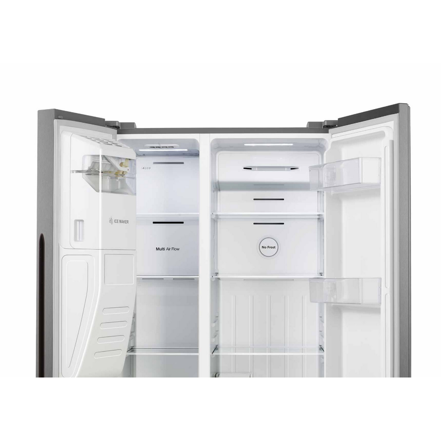 Nevera abierta con múltiples estantes. El contenido incluye máquina de hielo, cajones y recipientes.