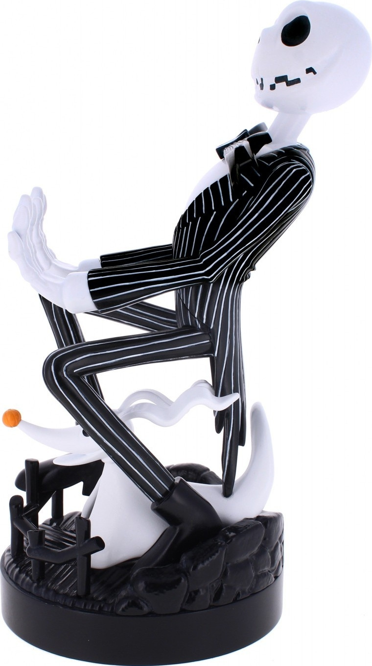 Una statuina bianca di Jack Skellington, con gessati neri, su una base circolare scura.