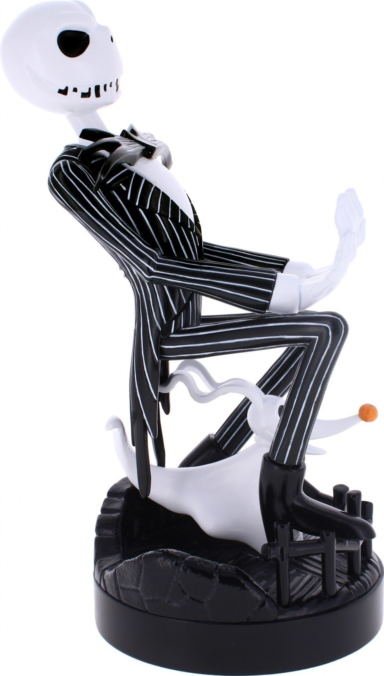Statuina di Jack Skellington in abito gessato bianco e nero, su una base con Zero.