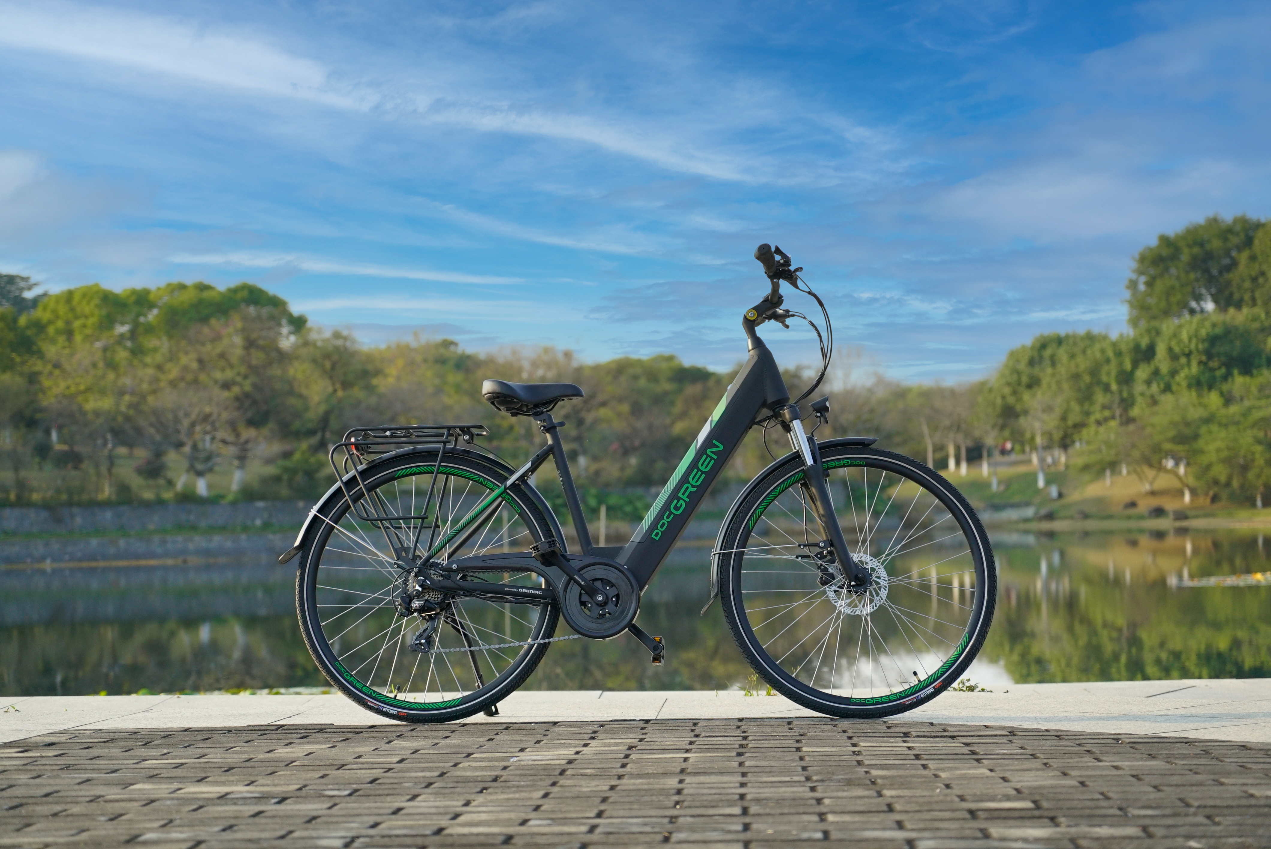 DOCGREEN Manhatten Citybike (Laufradgröße: 28 Zoll, Damen-Rad, Schwarz)