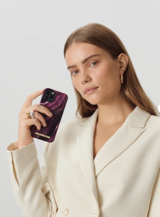 IDEAL OF SWEDEN Cover iPhone 13 Golden Plum (DS FC232-IP13)