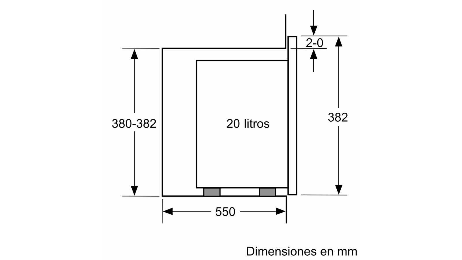 Esquema de un frigorífico empotrado. Muestra dimensiones y espacio interno en litros.