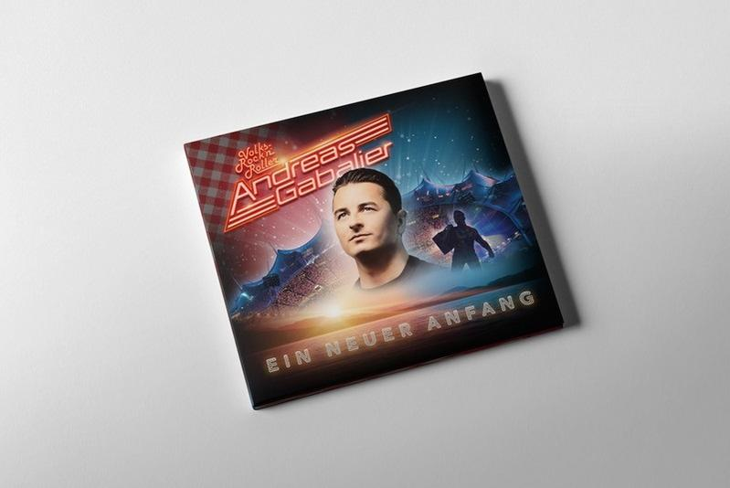 CD-Cover mit Porträt eines Mannes, rotem Text und dunklem Hintergrund.
