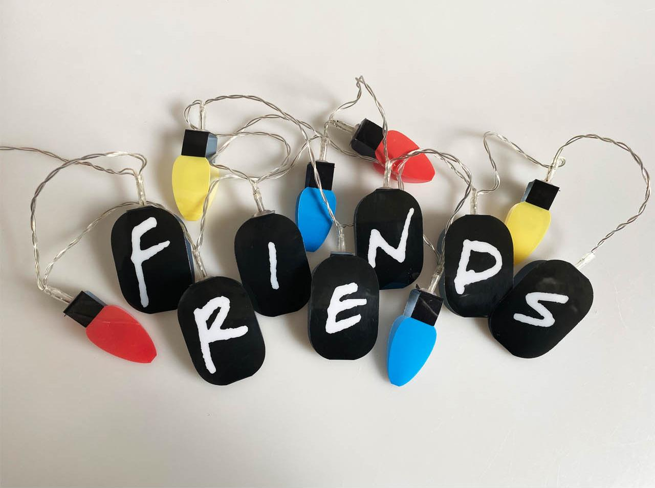 GROOVY UK Friends Lichterkette 2D  Leuchte