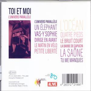 CD-Cover mit Text und einem Paar in einem Raum.