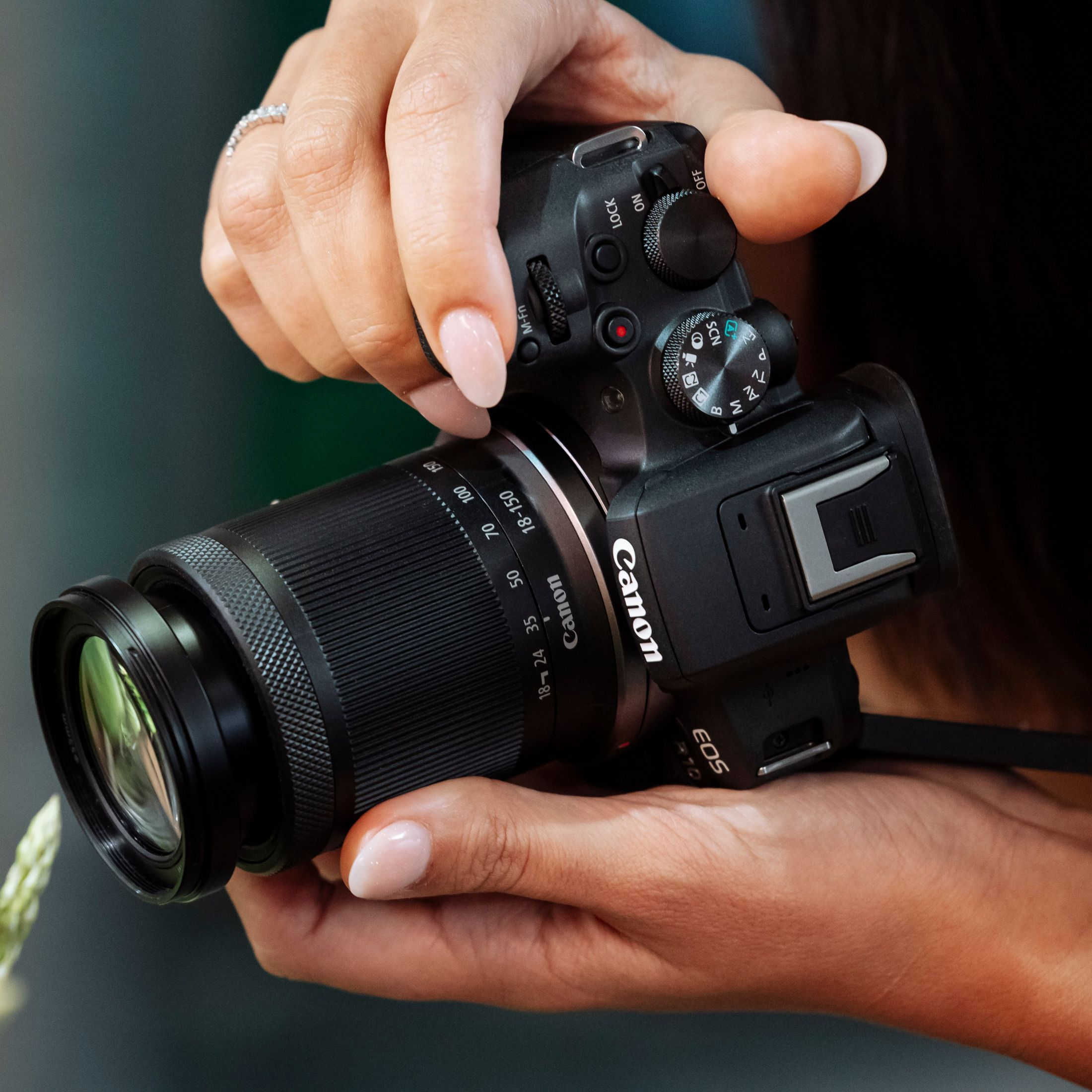 CANON RF-S 18-150mm F3.5-6.3 IS STM - Teleobiettivo(Canon R-Mount)