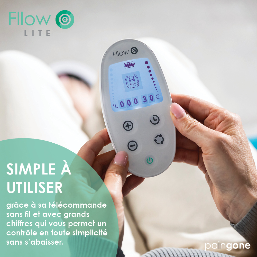 Hand holding a white remote control, product branding, text: SIMPLE À UTILISER.