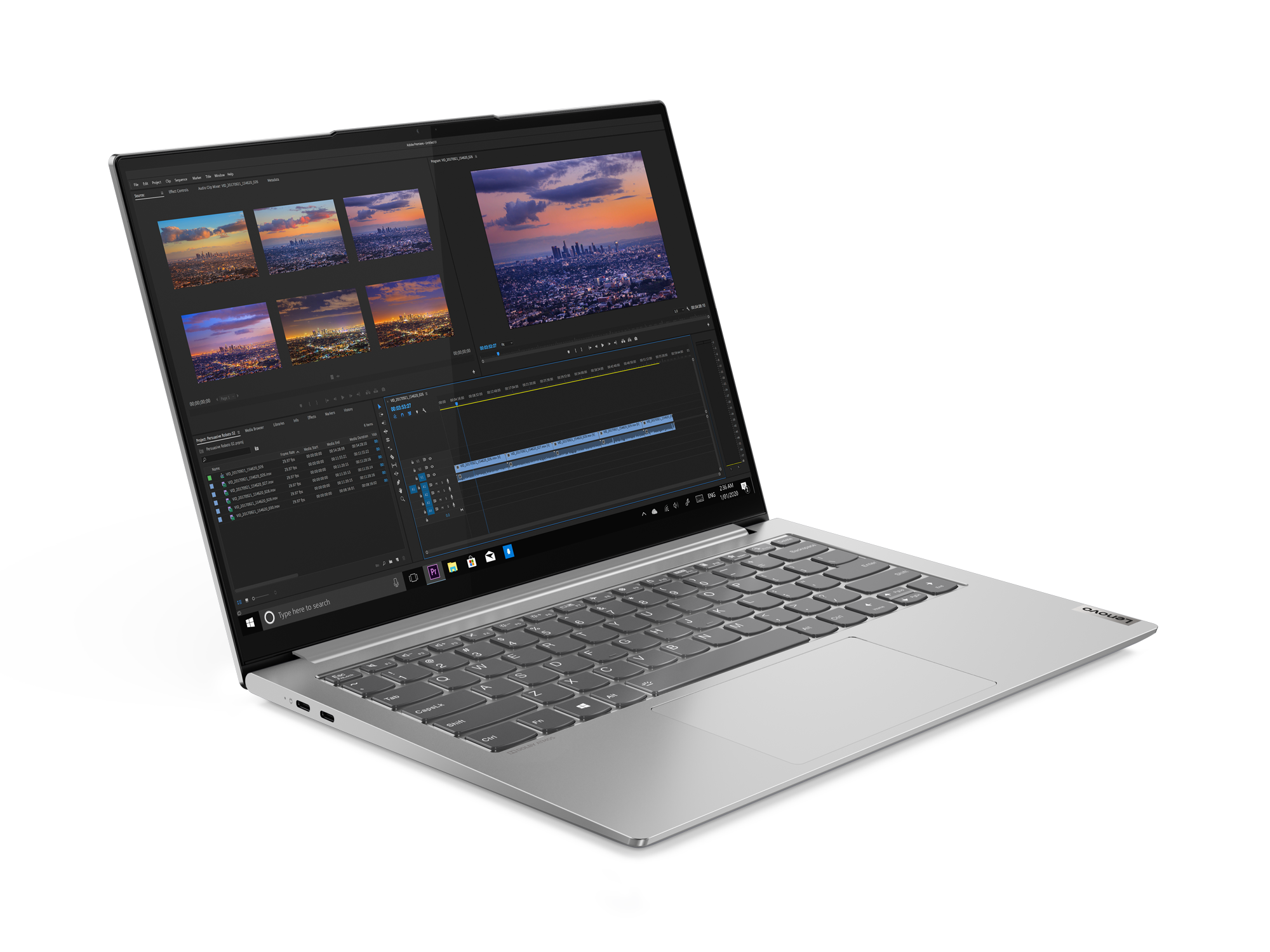 Silberner Laptop mit einer Videoschnittstelle, Zeitleisten und einer Sonnenuntergangs-Stadtlandschaft.