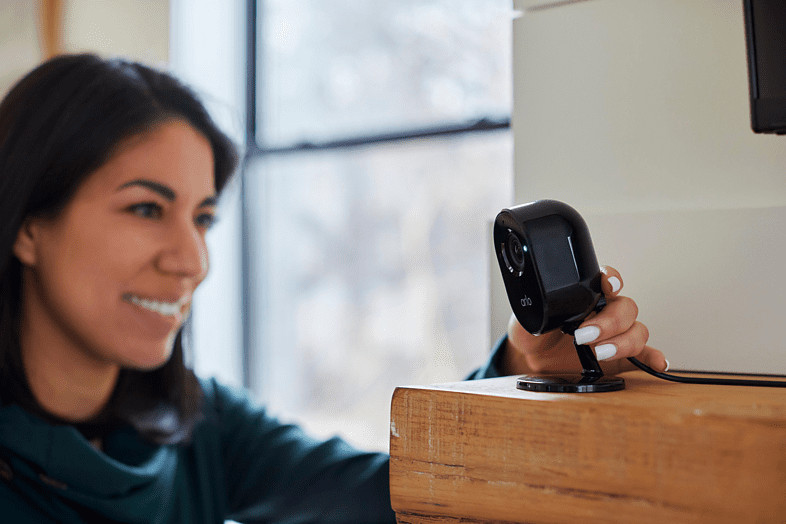 ARLO Caméra de sécurité Smart intérieure Noir (VMC2040B-100EUS)