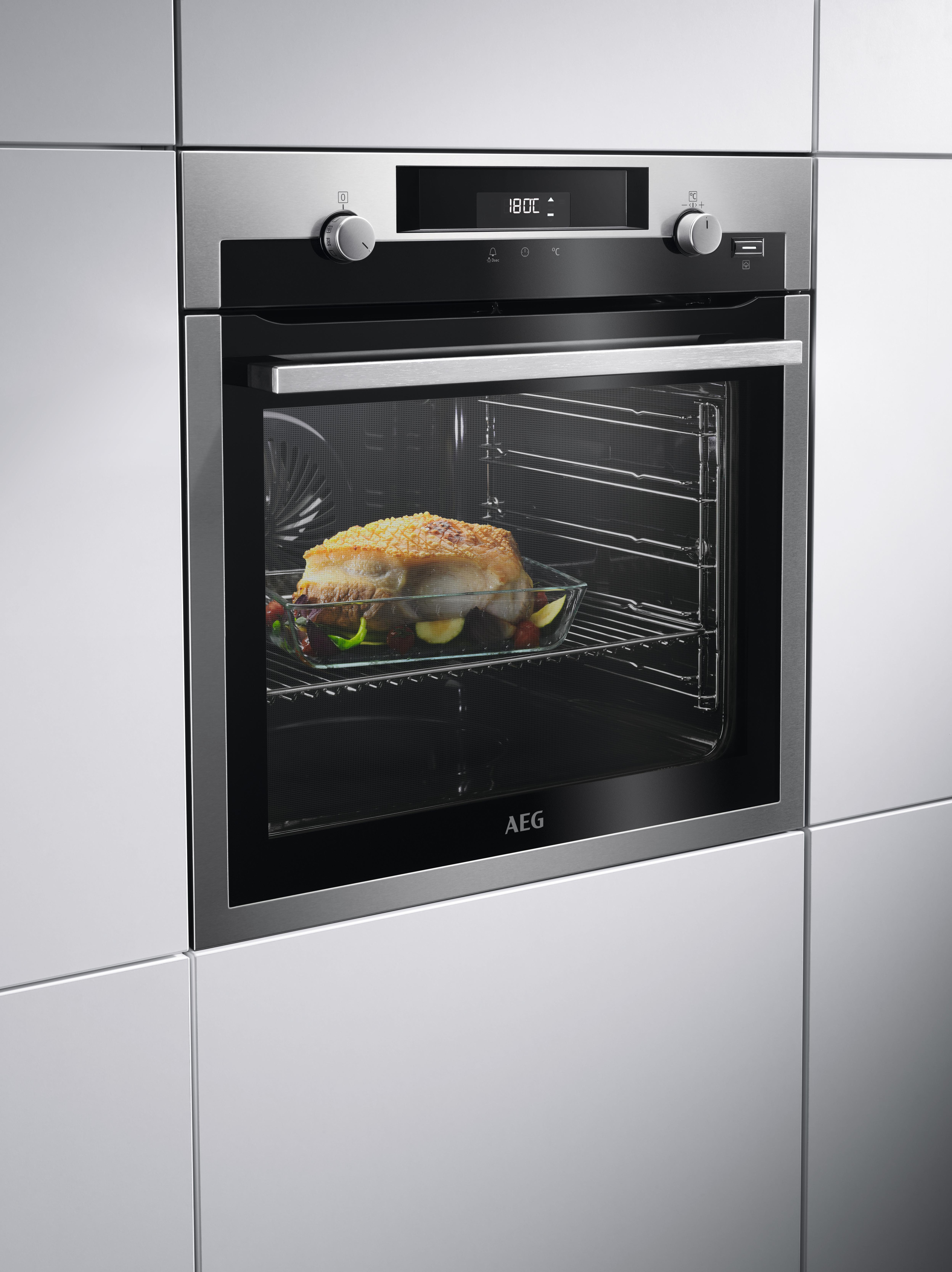 AEG KOMB55PIS2 Serie 6000 mit SteamBake Feuchtigkeitszugabe (mit Pyrolyse), Backofenset (Induktionskochfeld, A+, 71 l)