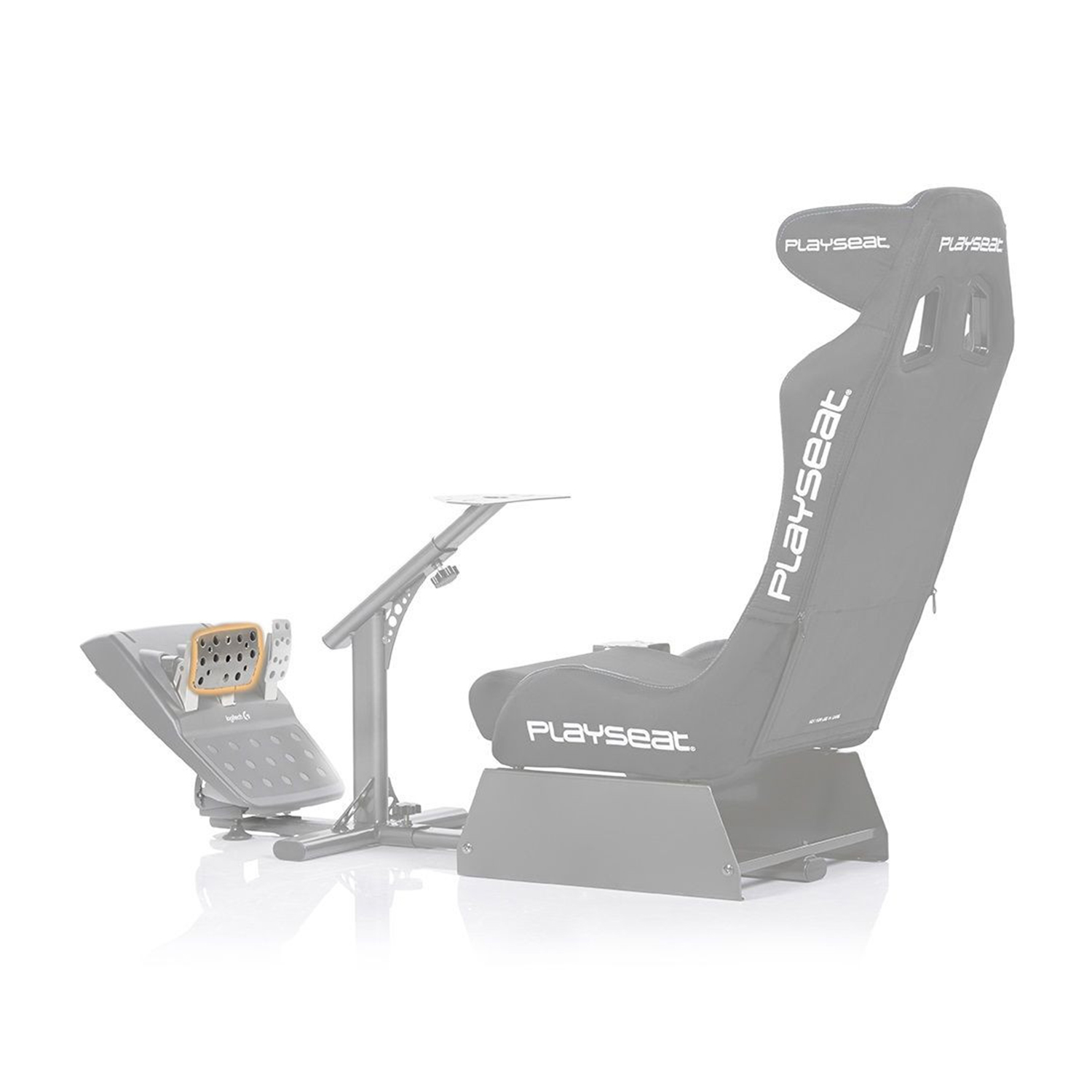 Una sedia da gioco Playseat con configurazione pedali e piattaforma volante, parzialmente oscurata.
