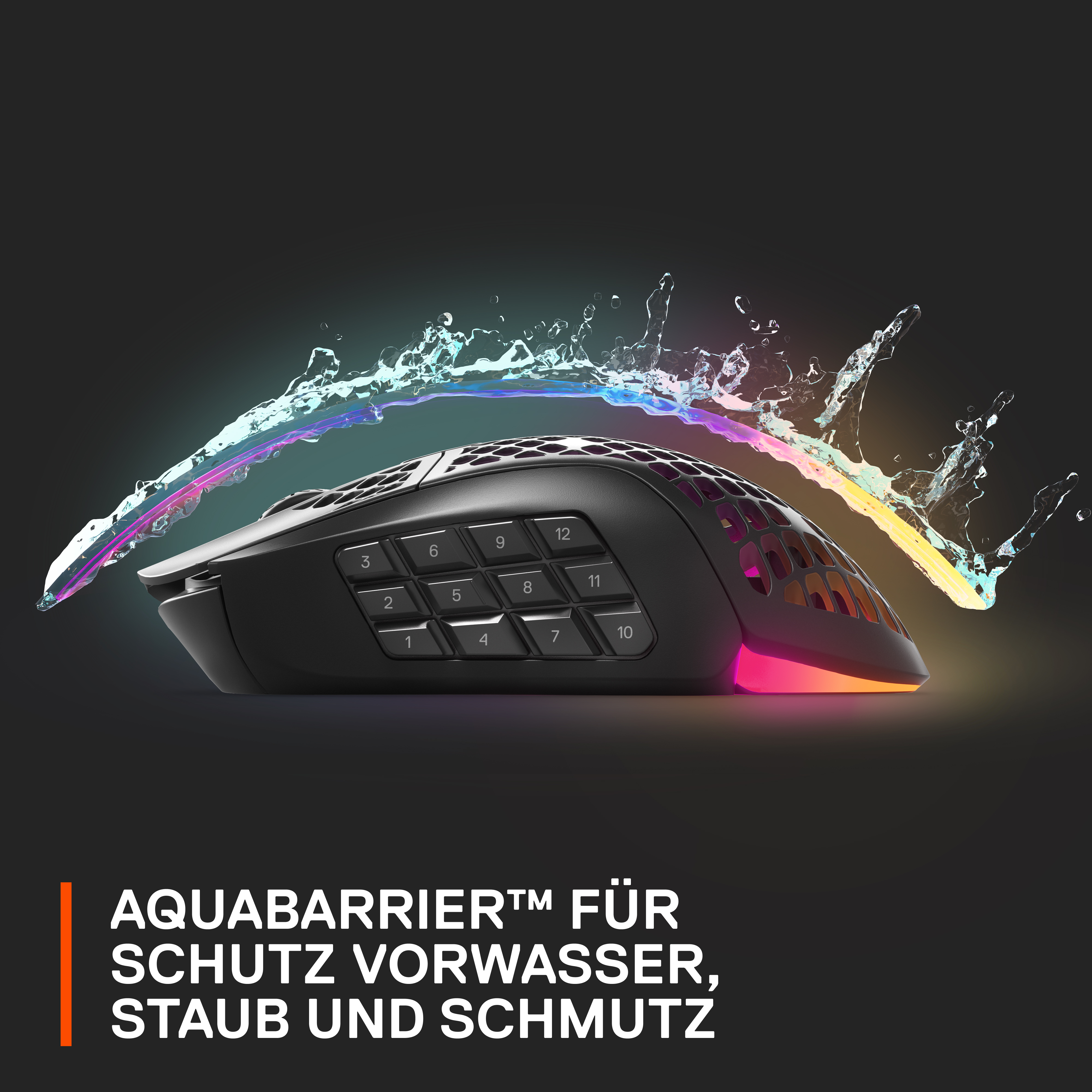 Eine schwarze Gaming-Maus mit Seitentasten und RGB-Beleuchtung, Wasserspritzeffekt.