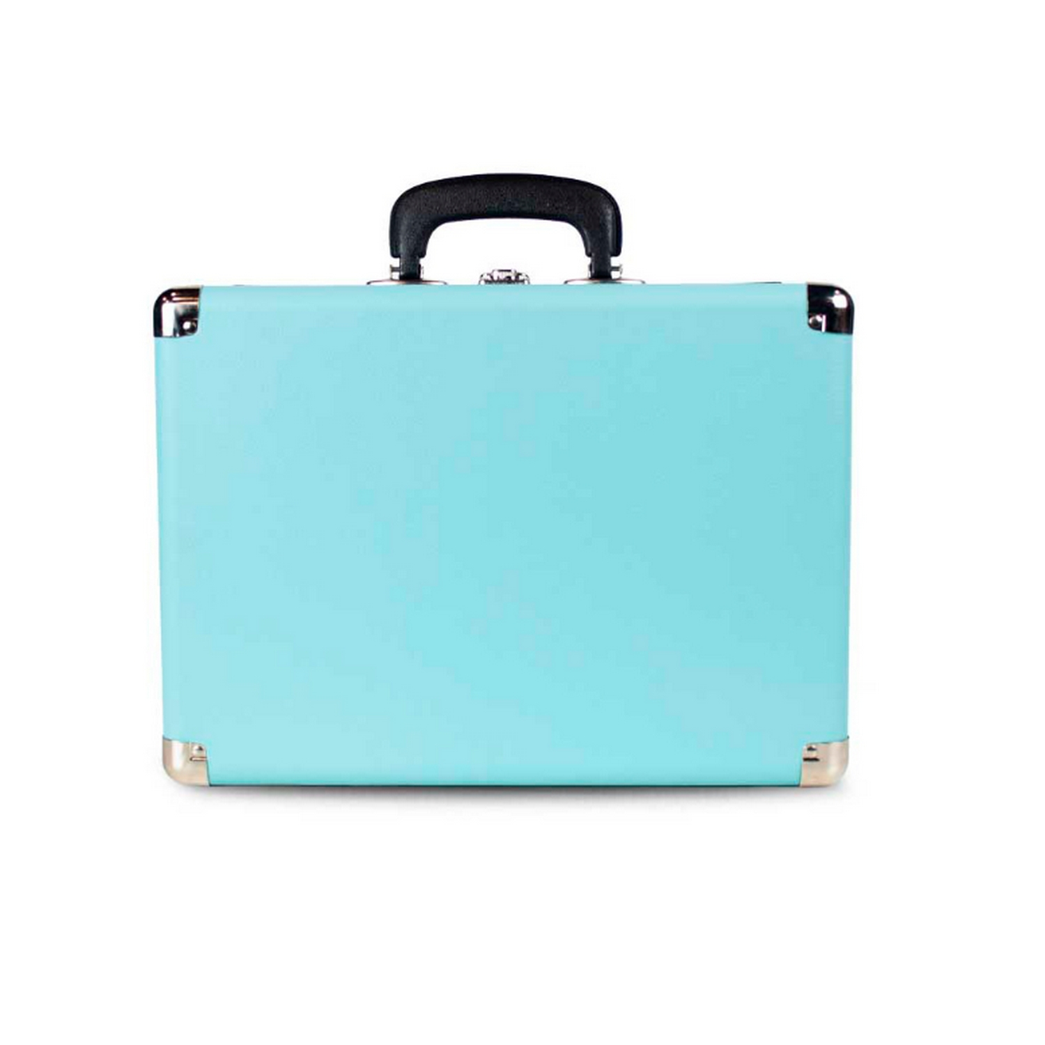 Maleta azul claro con asa negra y protectores de esquina plateados, fondo blanco.