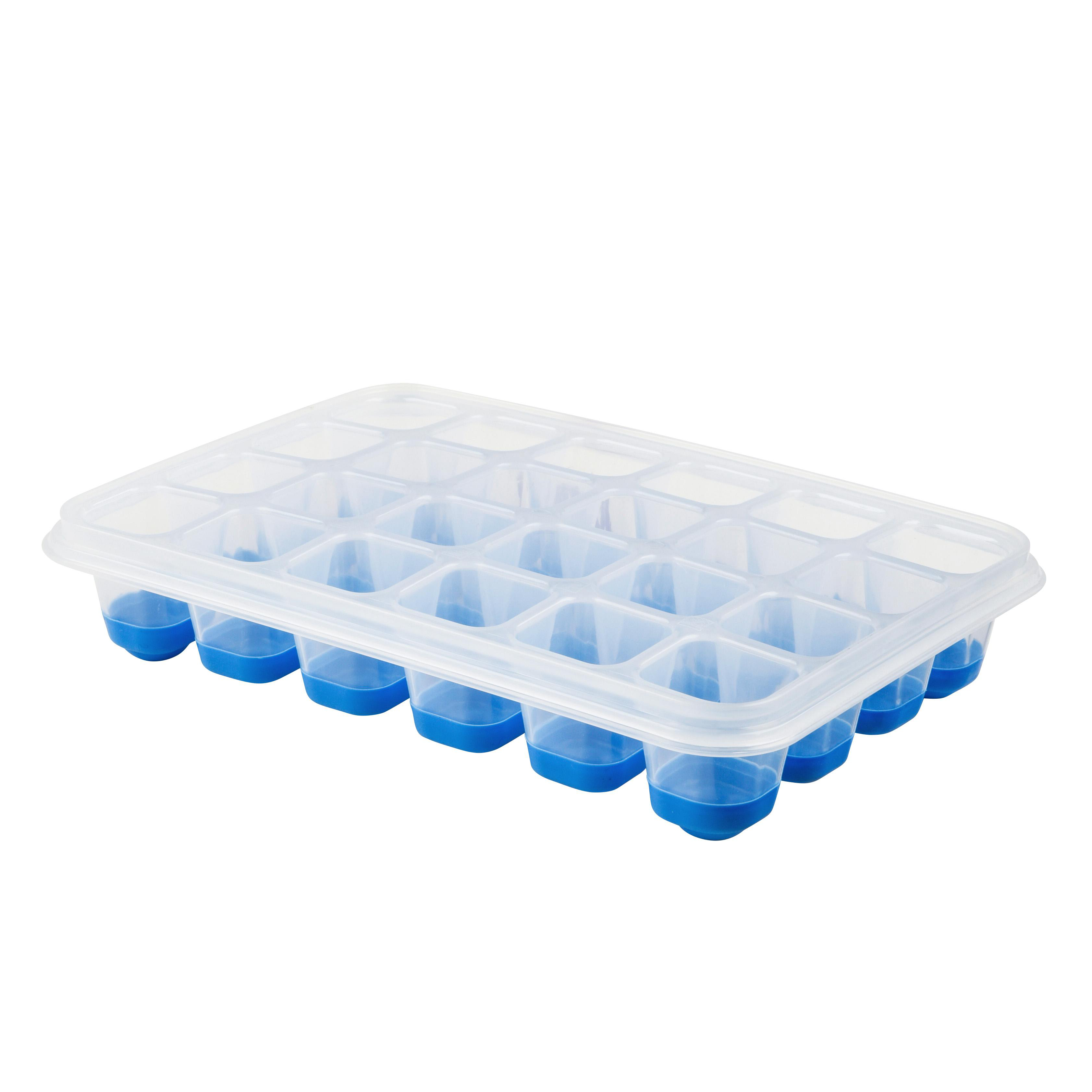 Ein durchsichtiges Eiswürfelbehälter mit blauen Böden.