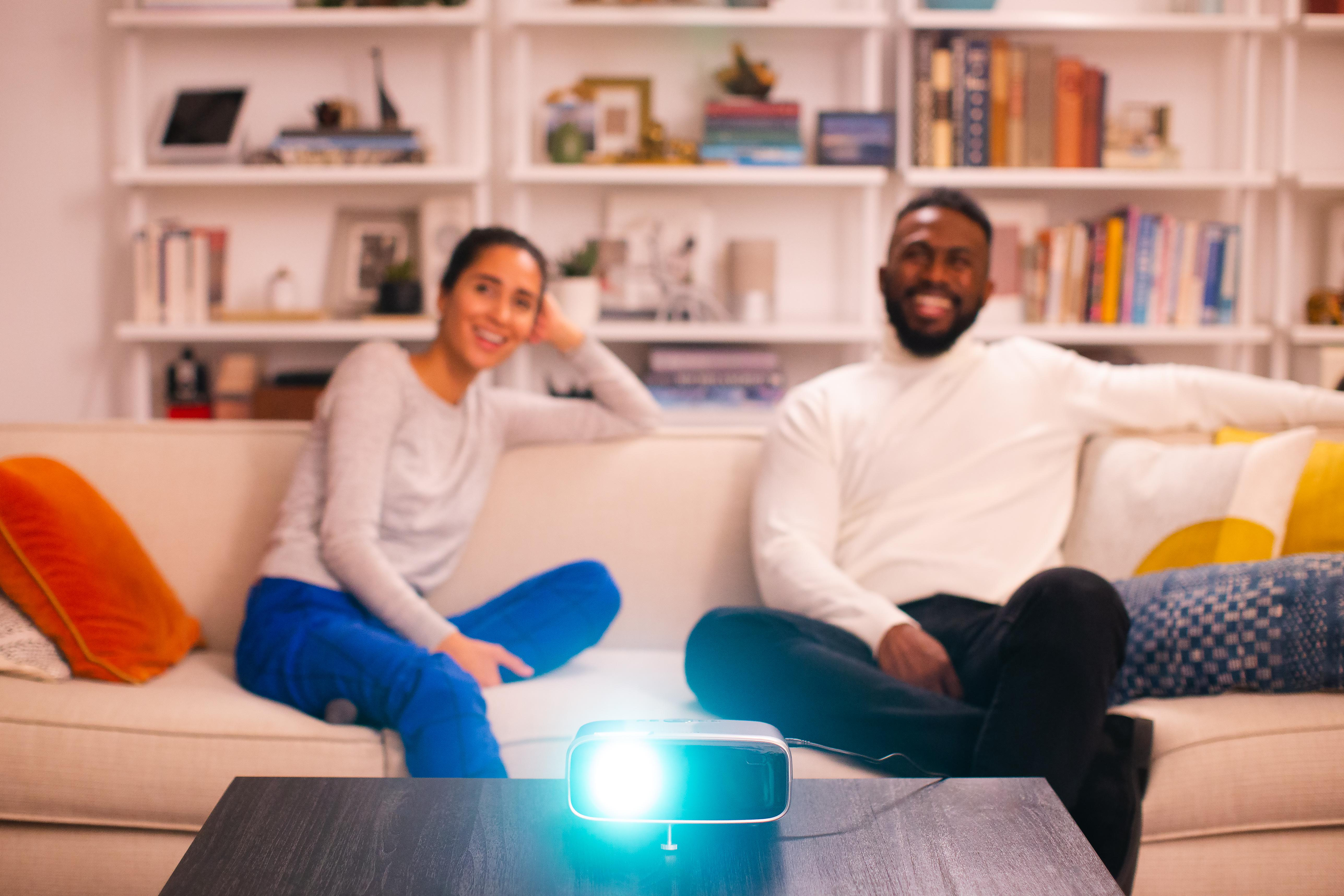 PHILIPS NeoPix Prime 2 mit vorinstallierten Apps Beamer(HD, 180 ANSI-Lumen, WLAN)