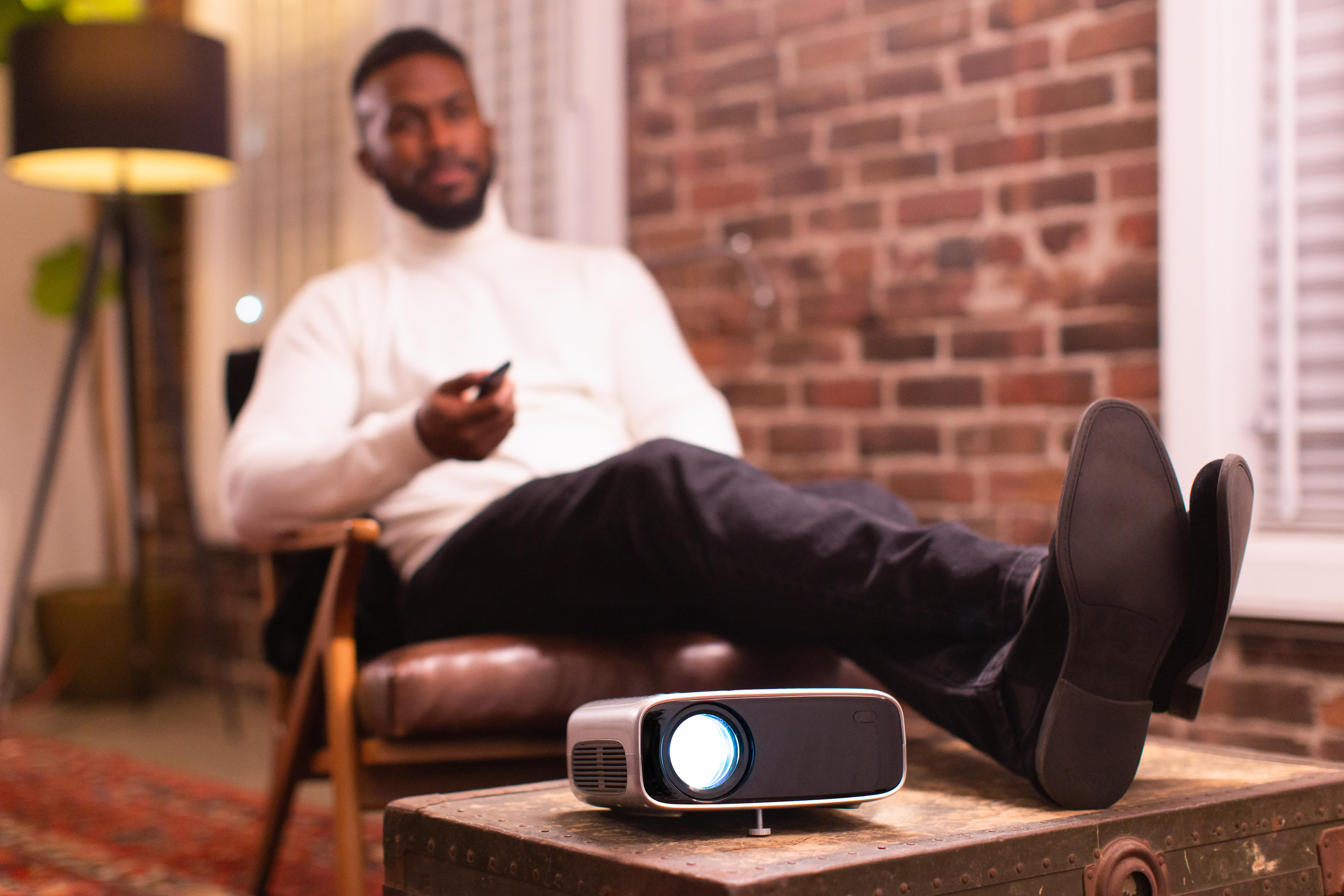 PHILIPS NeoPix Prime 2 mit vorinstallierten Apps Beamer(HD, 180 ANSI-Lumen, WLAN)
