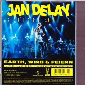 CD-Cover für Jan Delay Album. Ein Mann singt auf der Bühne.