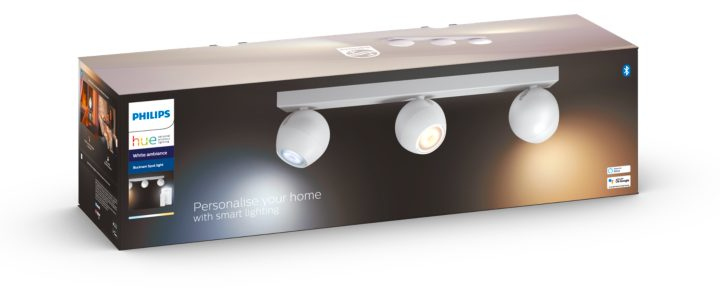 Doos met drie witte spots, productdetails op de doos, witte achtergrond.