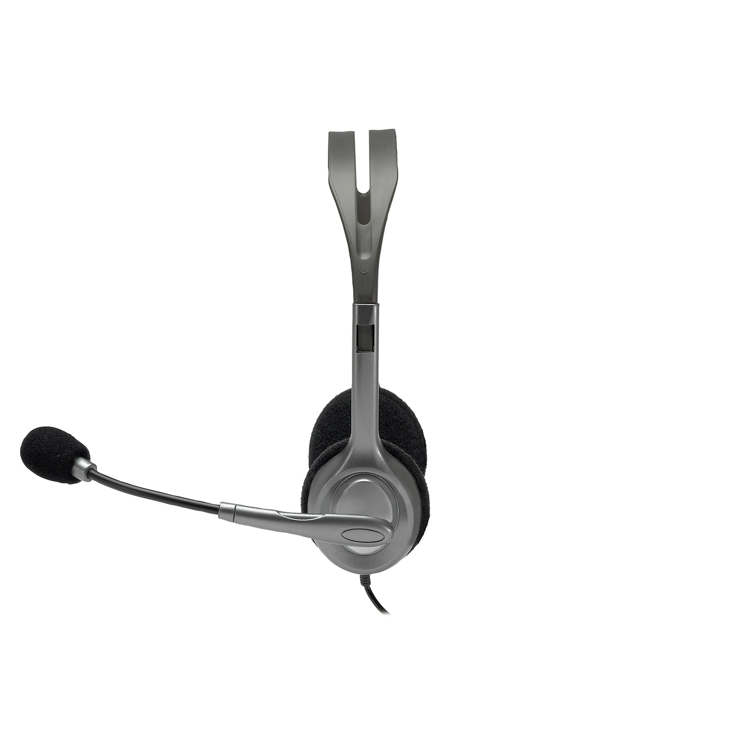 Auriculares grises con micrófono. El micrófono está en un brazo flexible. Fondo blanco.