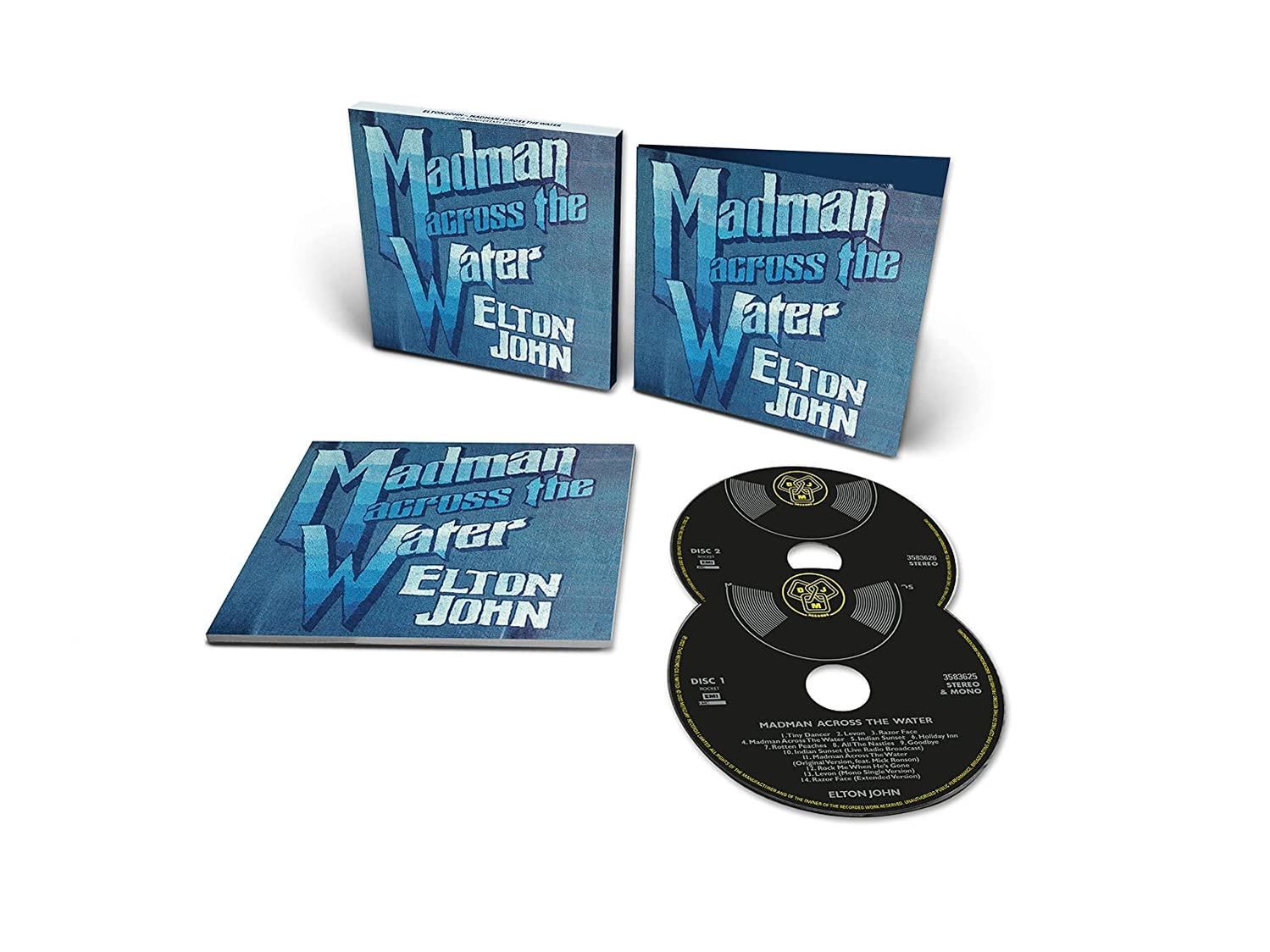 Elton John's 'Madman Across the Water' albumhoes en cd's. Blauwe cover, met drie zichtbare schijven.