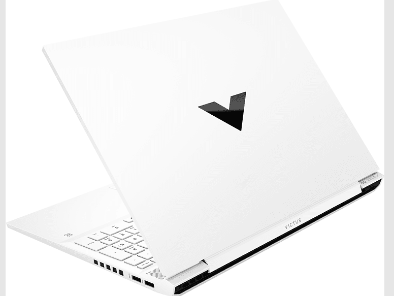 Portátil HP Victus blanco sobre fondo blanco. La tapa tiene un logotipo V negro.