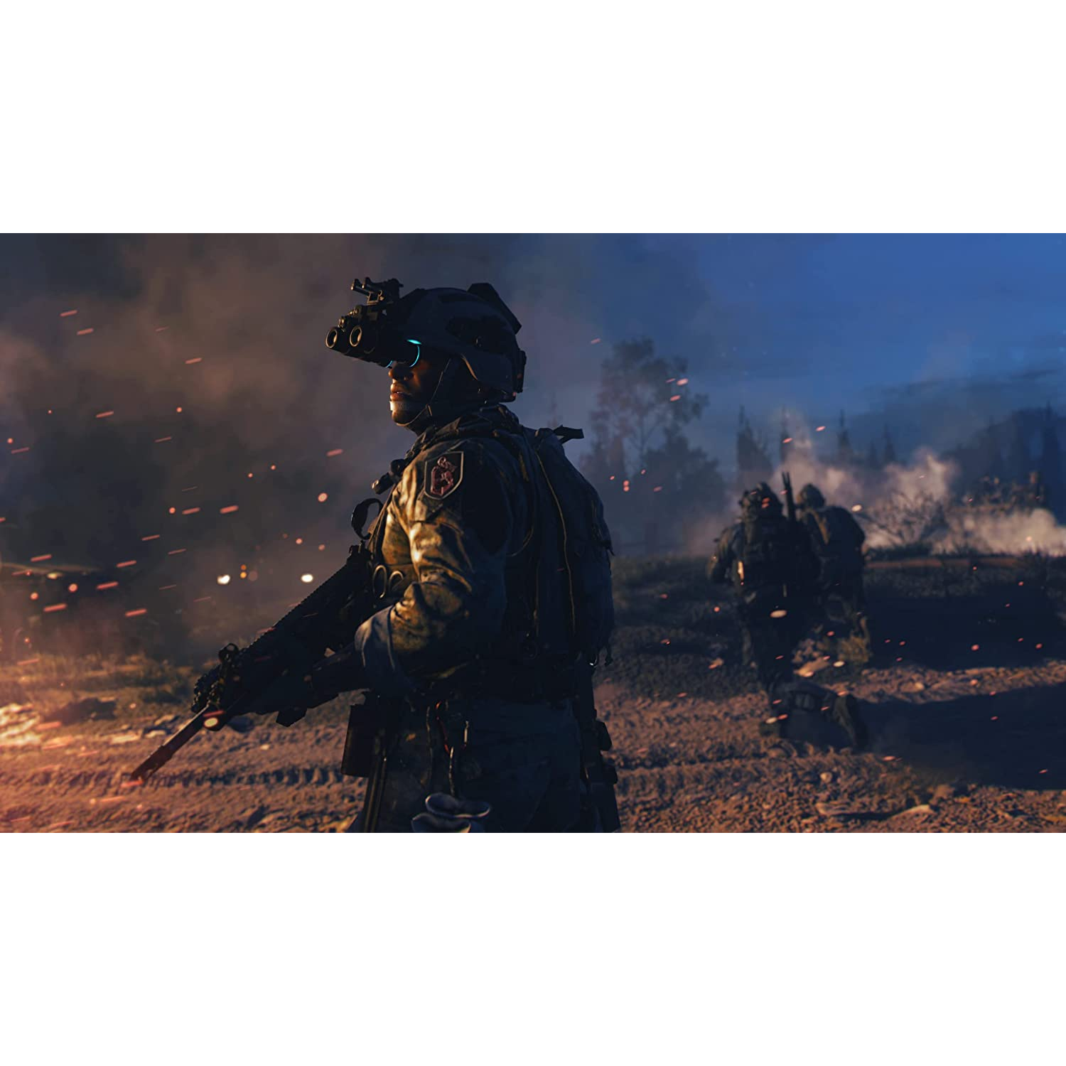 Soldado con equipo de combate y arma, en un campo de batalla con humo y otros soldados.