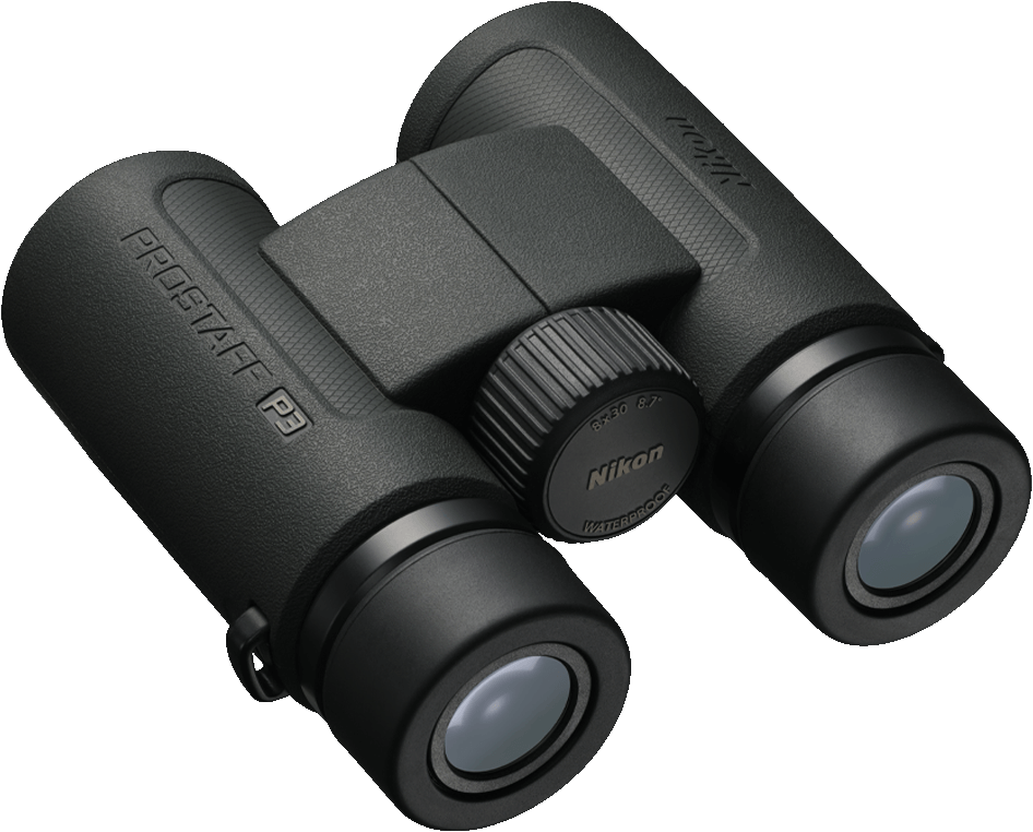 Binocolo nero su sfondo nero. Il binocolo è etichettato PROSTAFF P3 e Nikon.