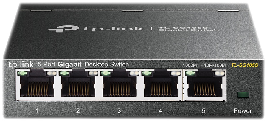 Een tp-link 5-poorts gigabit switch met vijf genummerde poorten en een stroomindicator.