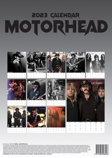 2023-as Motorhead naptár. Együttesfotókat tartalmaz minden hónaphoz. A zenekar neve felül van. A háttér szürke.