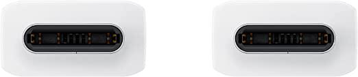 Nahaufnahme von zwei weißen USB-C-Anschlüssen. Sie liegen nebeneinander mit schwarzem Innenraum.