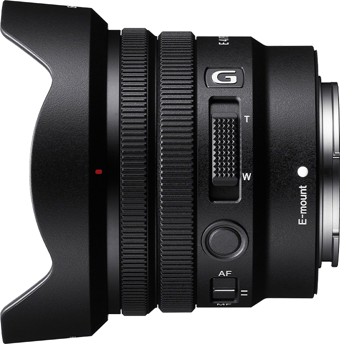 Schwarzes Sony Kameraobjektiv mit Fokus- und Zoomringen und Gegenlichtblende.