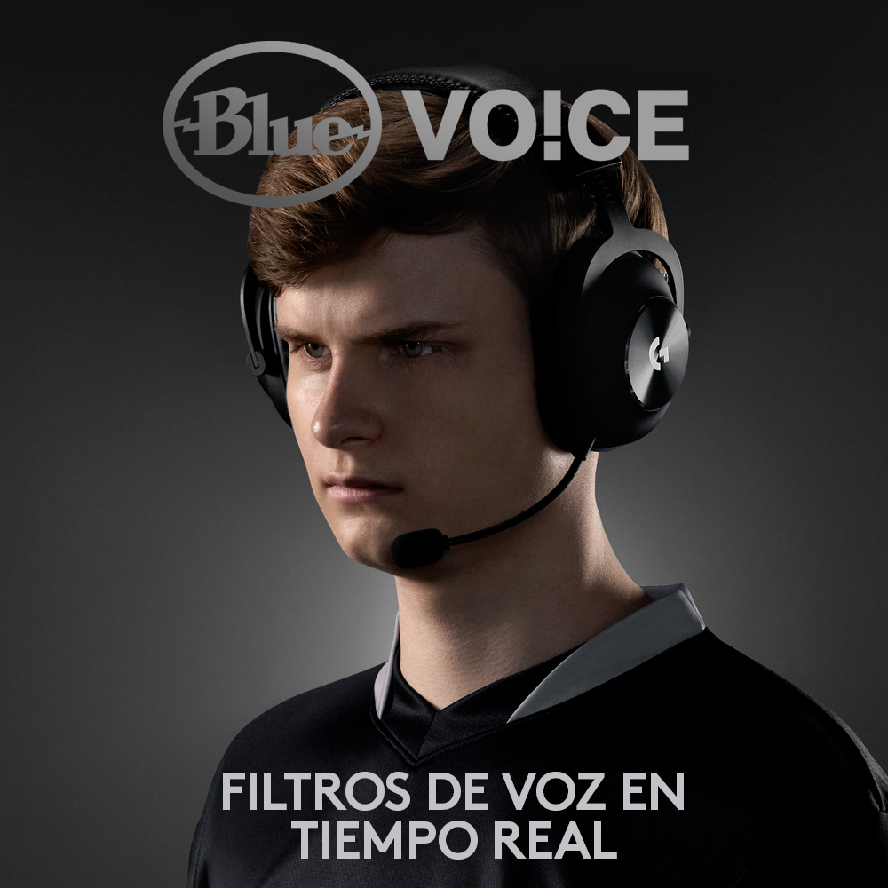 Hombre con auriculares con micrófono, publicidad de filtros Blue VO!CE.